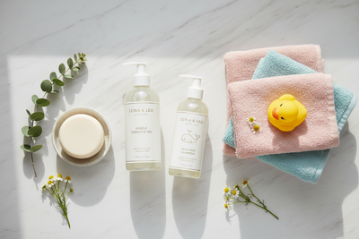 Produits de bain bébé : gel lavant, savon, shampoing — comment bien choisir ?